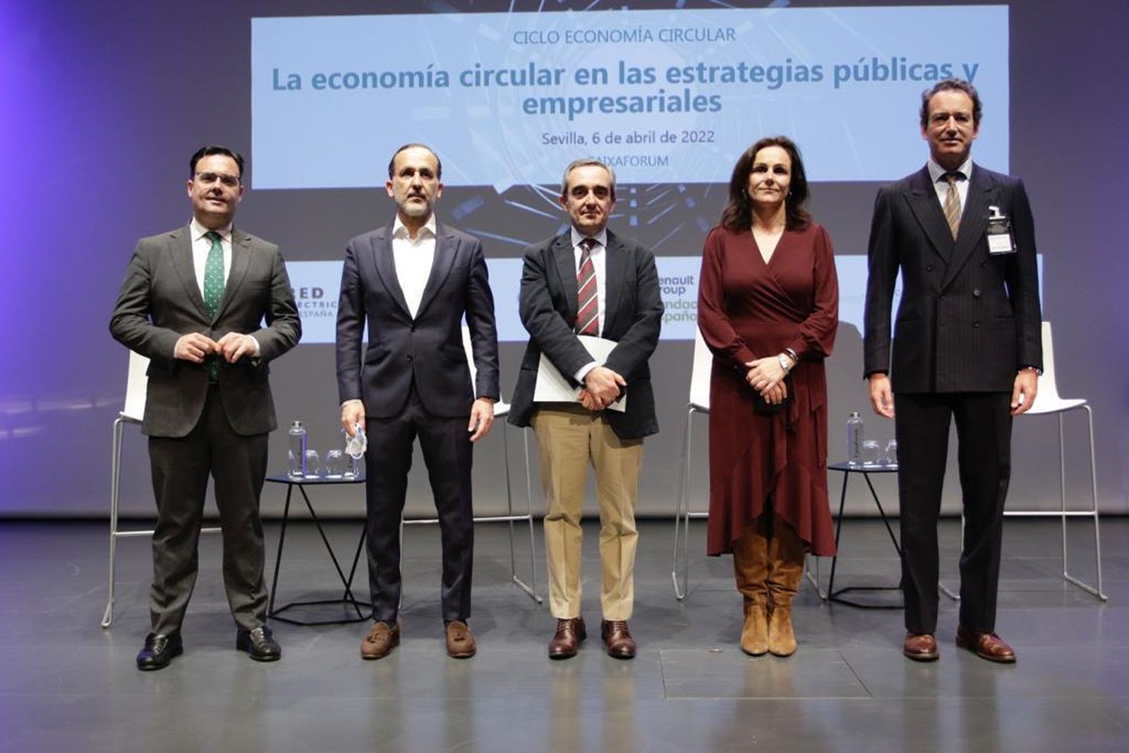 Participantes en las jornadas "La economía circular en las estrategias públicas y empresariales".