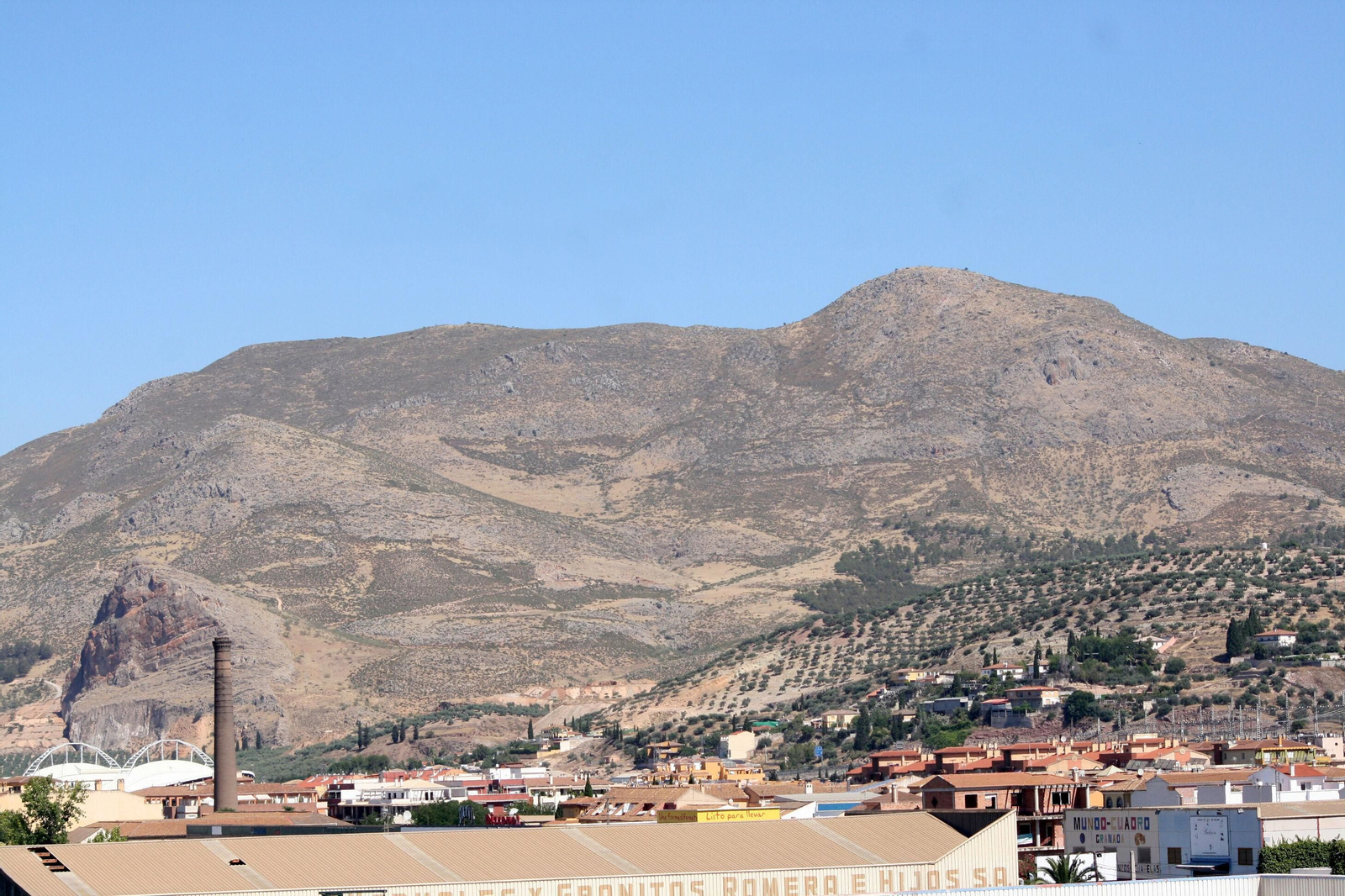 "En Granada no hay volcanes ni se les espera"
