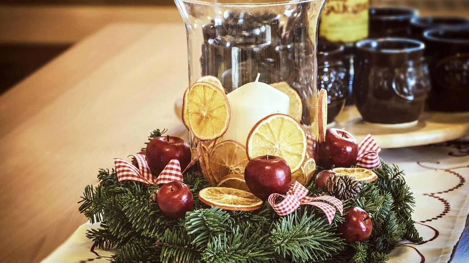 Adornos para la mesa de Nochevieja.