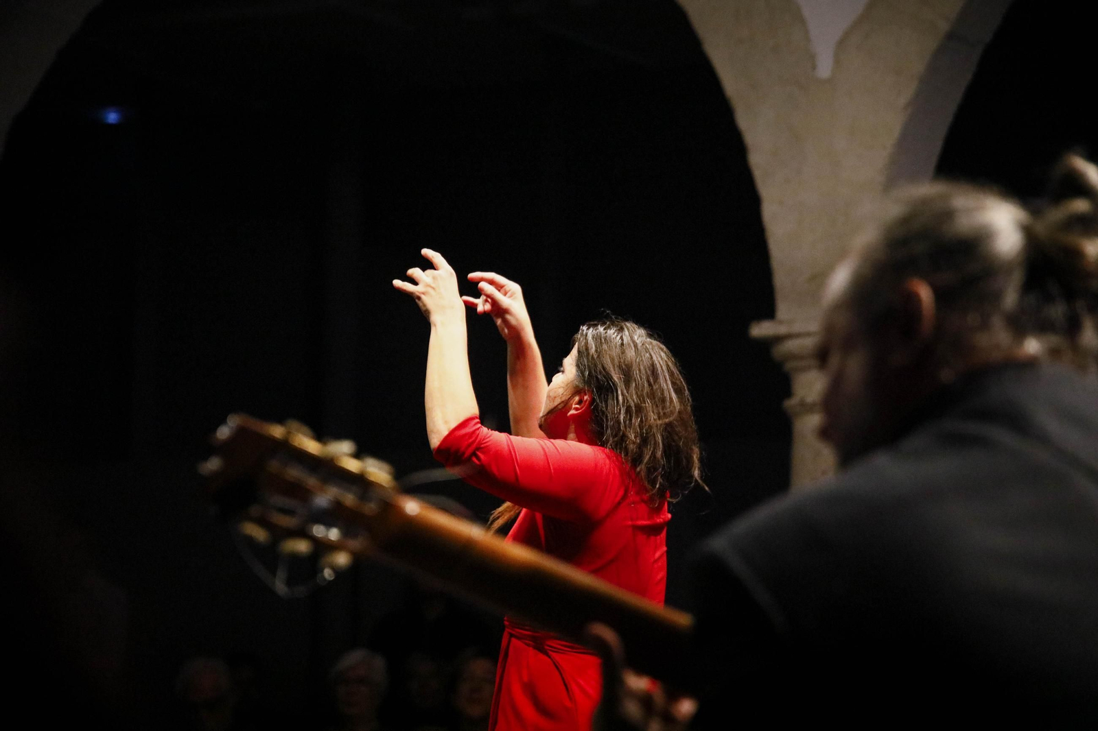 El Centro Andaluz de la Fotografía de Almería presenta el calendario 2025 con la actuación de la bailaora María Moreno, en imágenes