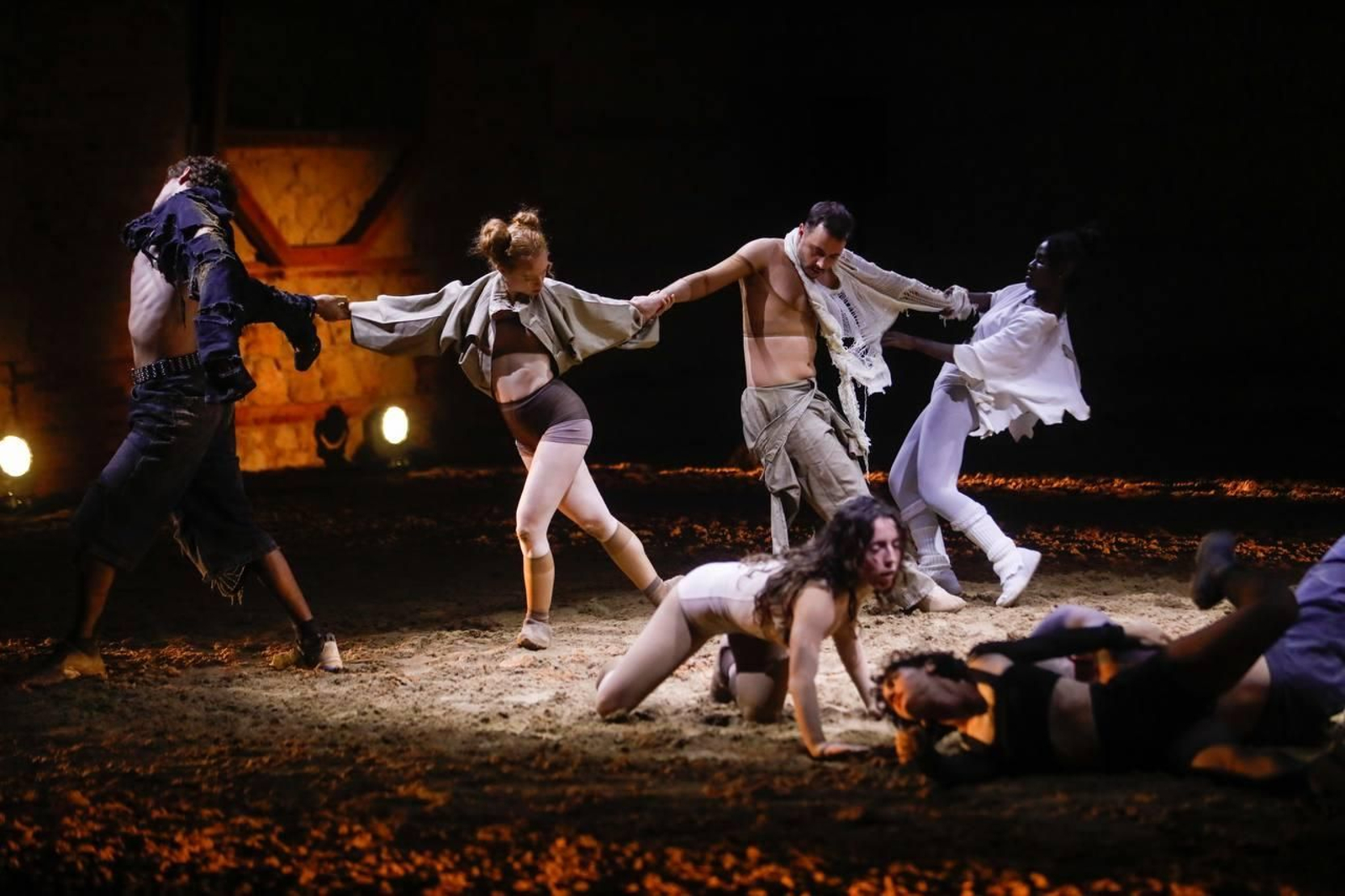 La Normal abre Flora 2025 con un espectáculo en las Caballerizas Reales