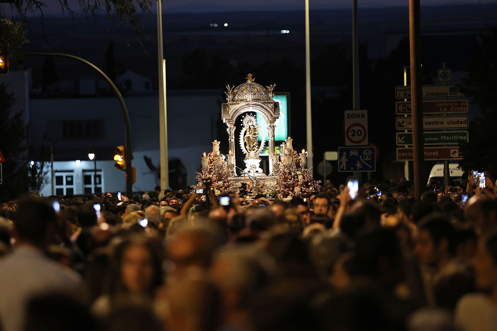 La bajada de la Virgen de La Cinta en imágenes