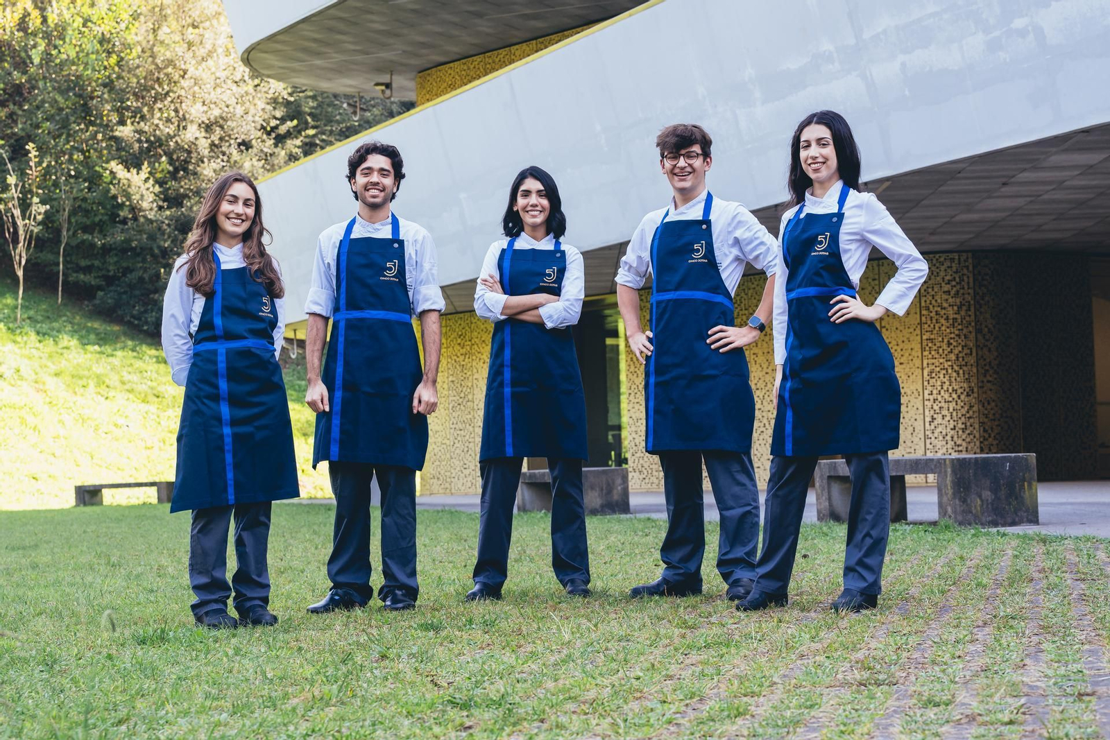 Los estudiantes del Cooking Challenge Cinco Jotas 2025