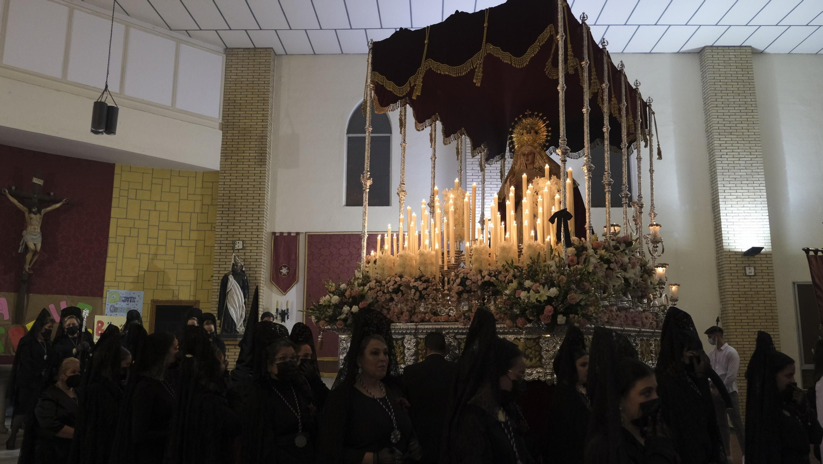 Fotogalería de la procesión de Unidad por el Barrio de Piedras Redondas. Almería
