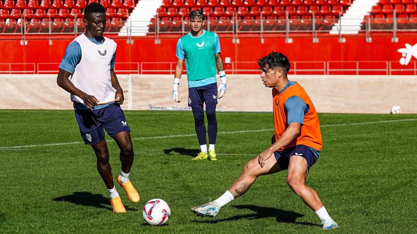 Iddrisu Baba y Nico Melamed, dos de los teóricos titulares contra el Cartagena.