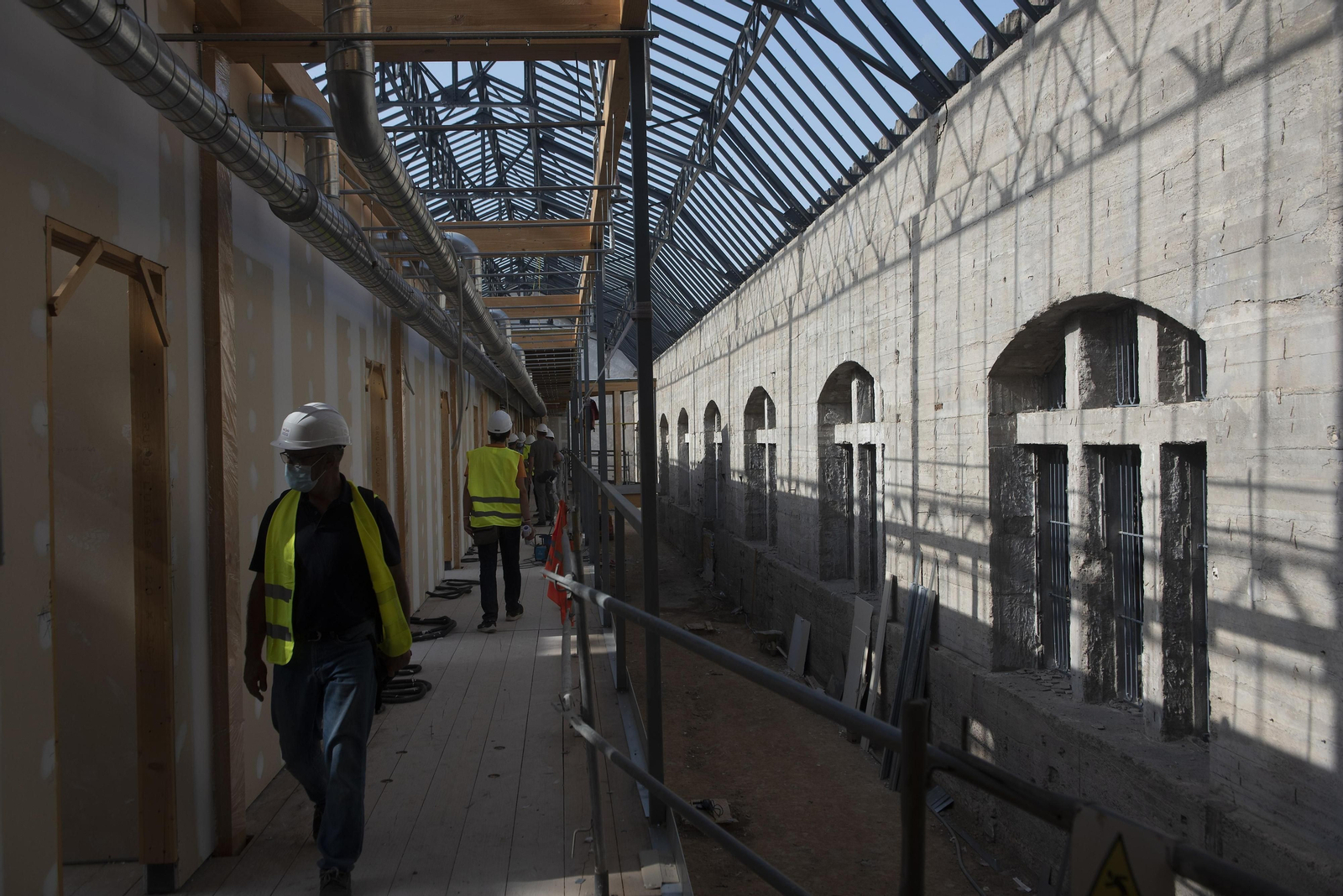 La rehabilitación de las naves de Renfe en San Jerónimo