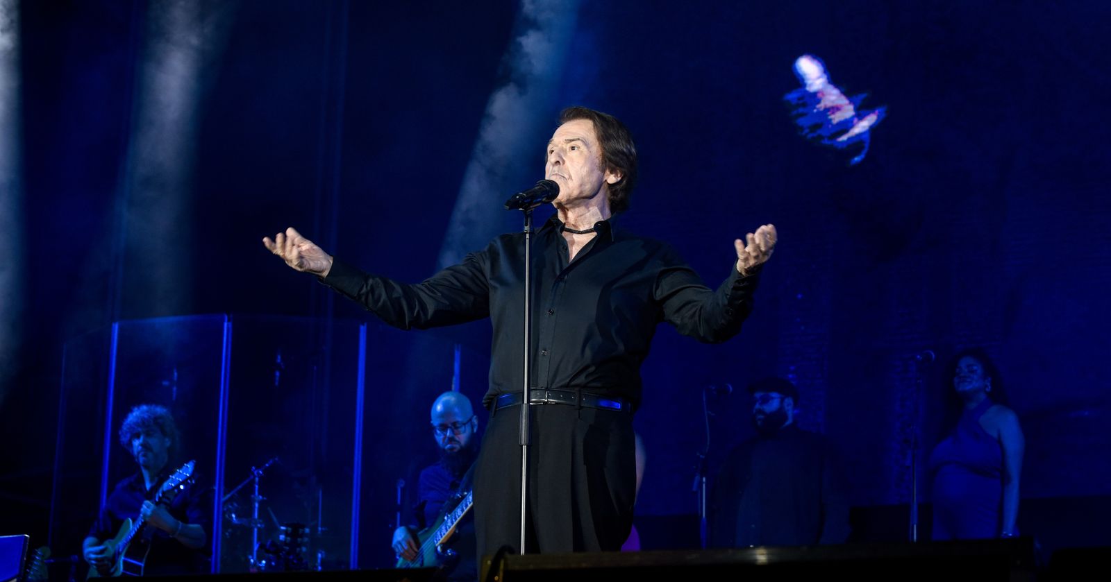 El concierto de Raphael en las Noches de La Maestranza, en imágenes