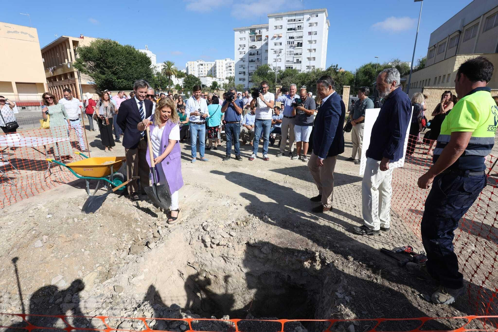 Acto de colocación de la primera piedra de la futura sede de Proyecto Hombre en Jerez
