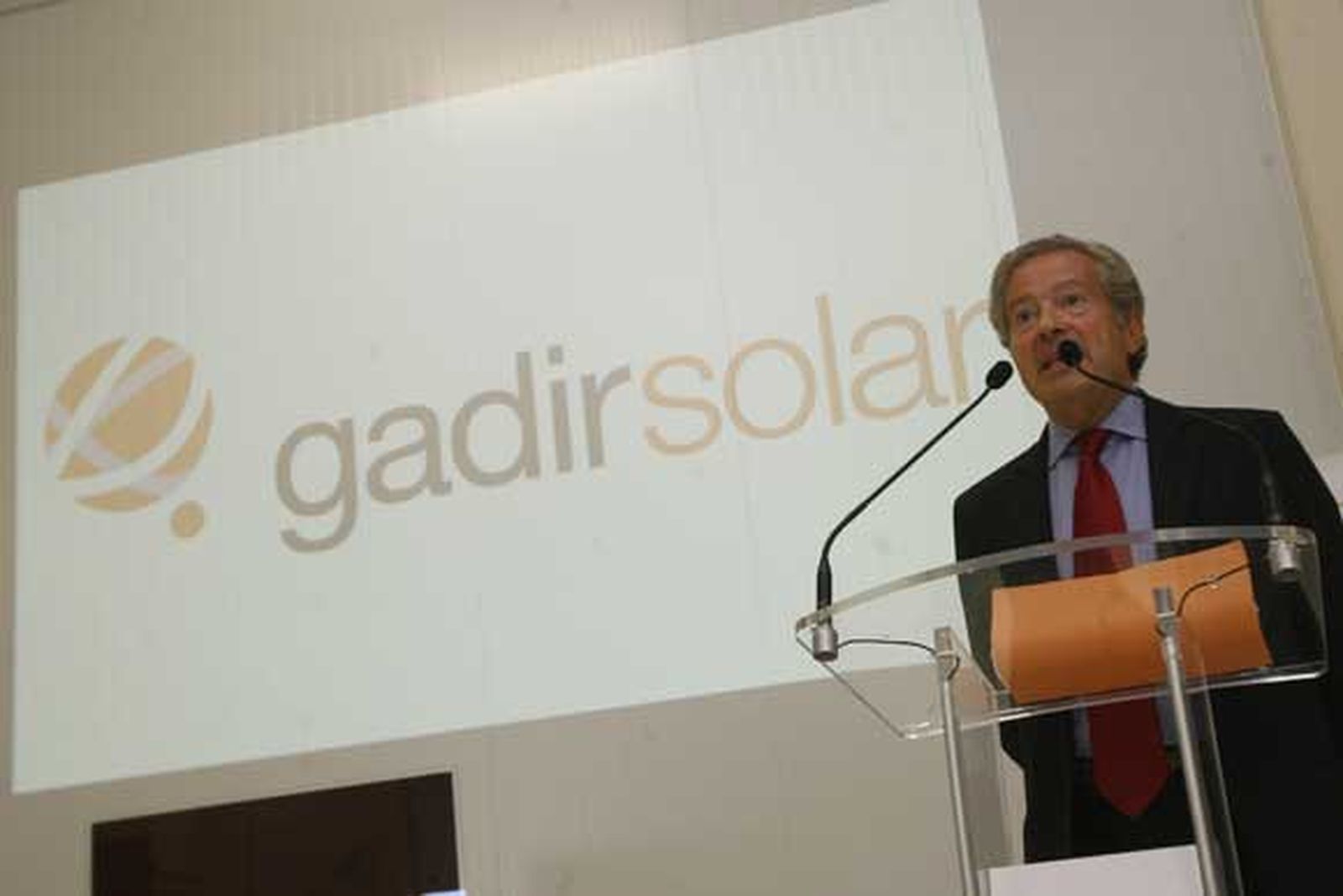 Gadir Solar construirá 750.000 paneles solares al año