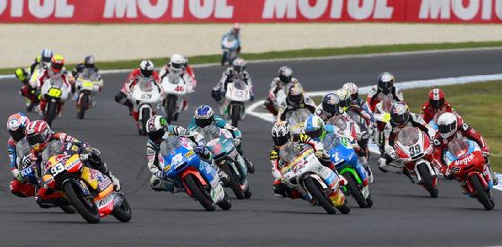 Marc Márquez suma en Australia su tercera victoria seguida y se afianza en el liderato. 

Foto: EFE · AFP · Reuters