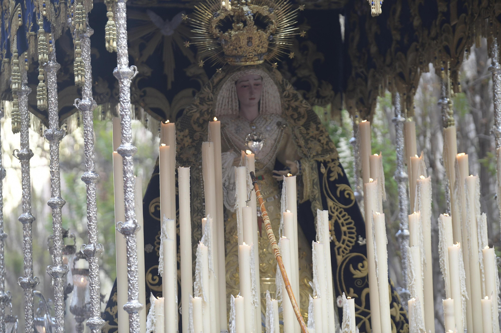 Crónica gráfica del Lunes Santo en Granada