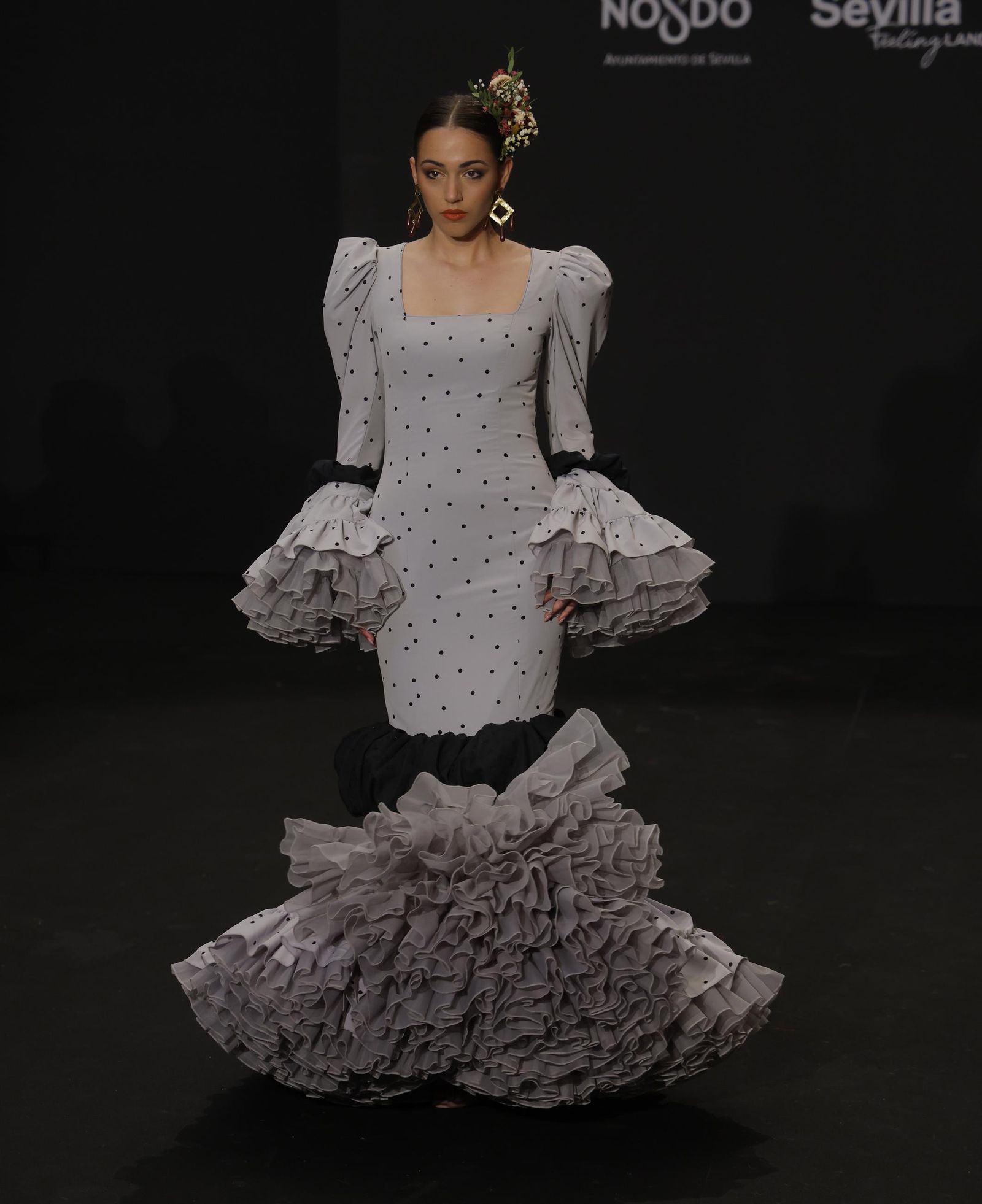 Emprende Lunares, el desfile de moda flamenca de Gloria Galán, que anticipa la Feria de Abril: todas las fotos.