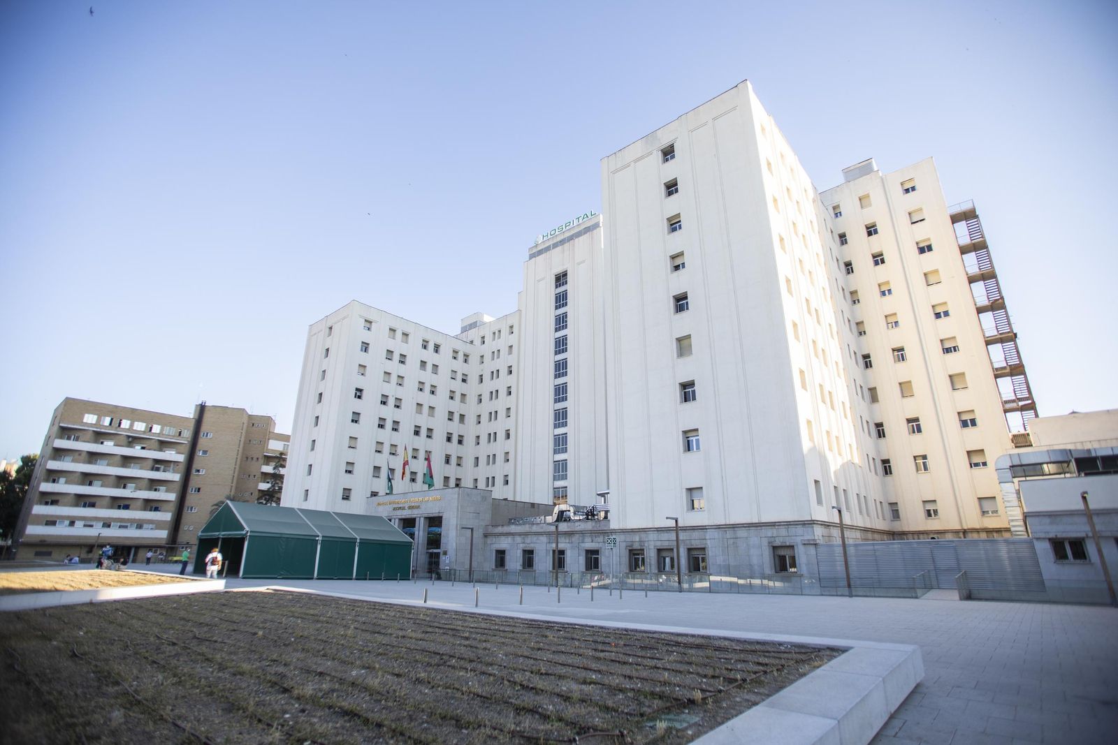 Fueron trasladados al Virgen de las Nieves.