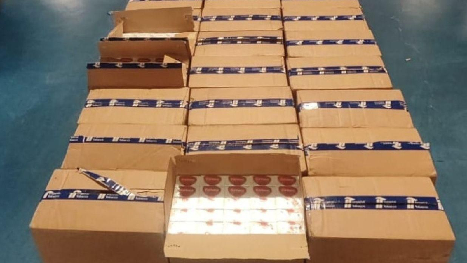 Tabaco de contrabando interceptado por la Policía Nacional.