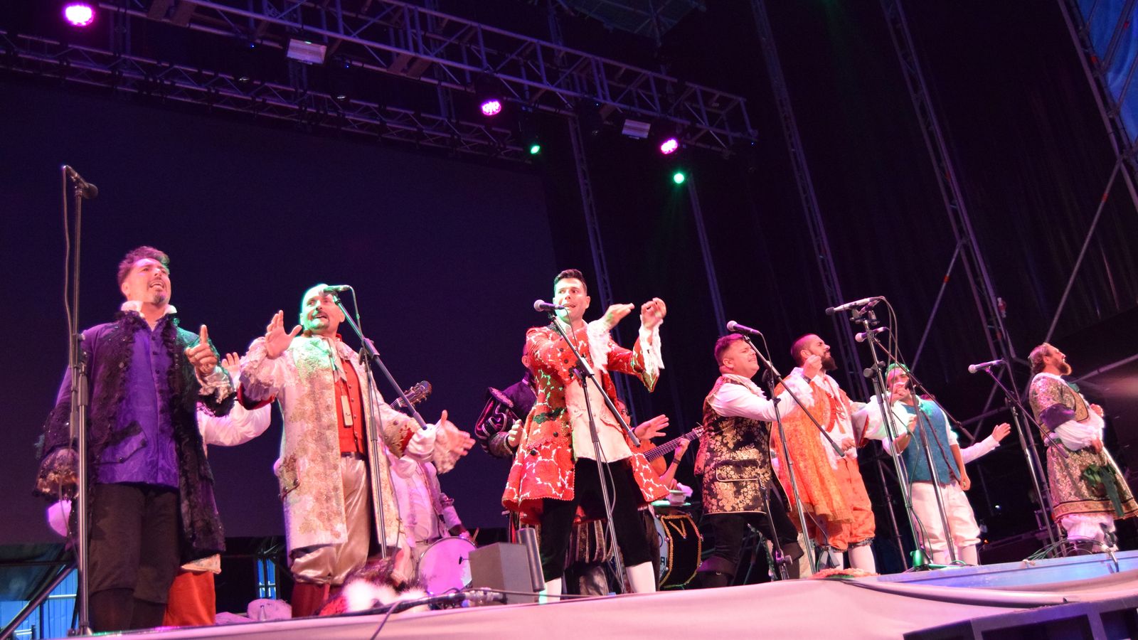 La chusma selecta, sobre el escenario de DSoko en la noche del jueves.