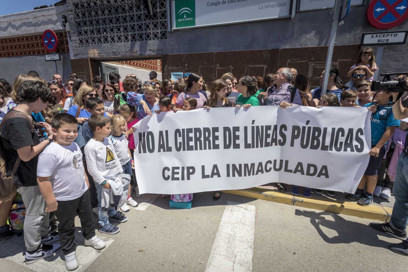 Protestas contra cierre de líneas del colegio La Inmaculada en 2019.