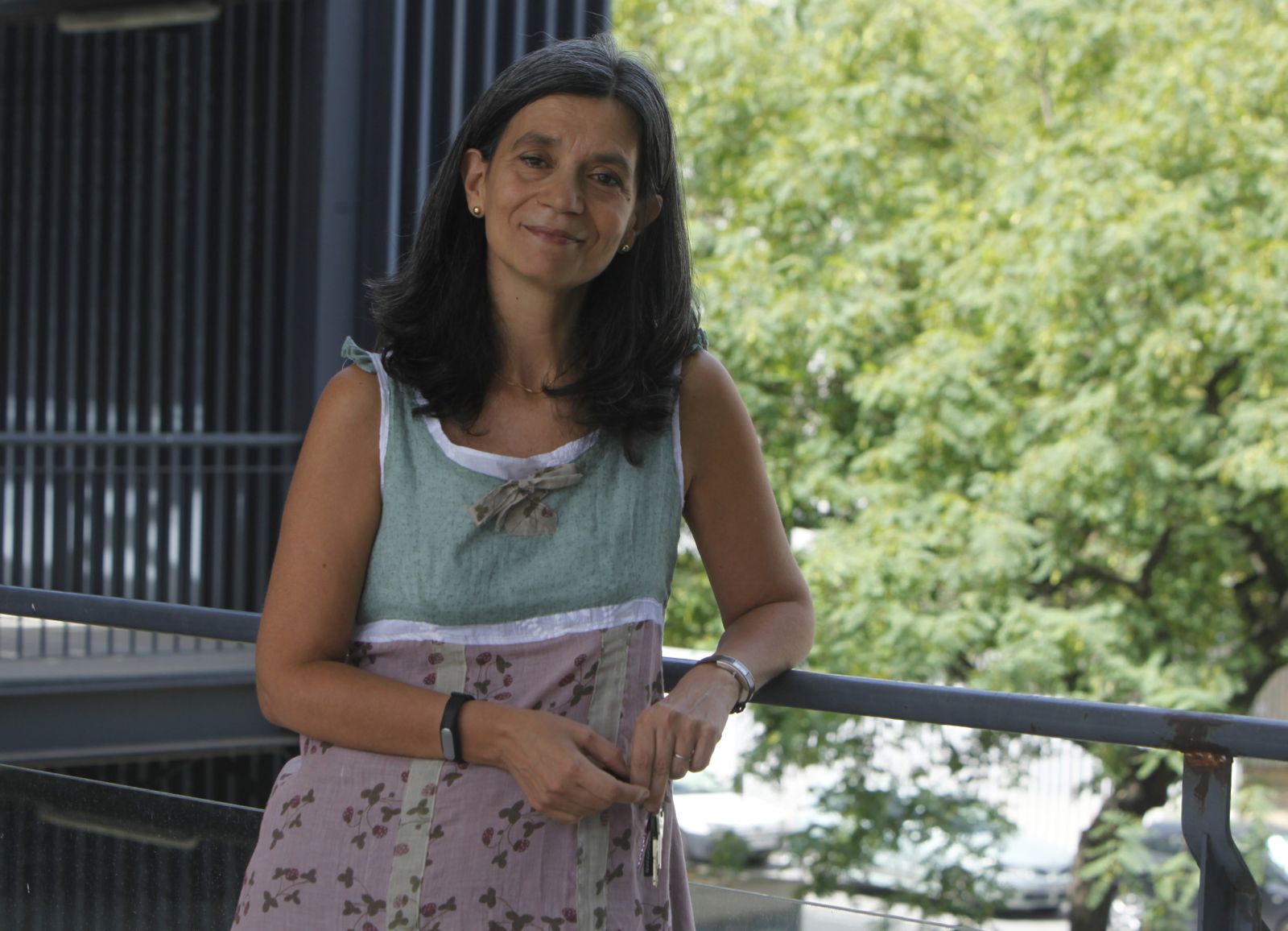 Ana Carmona, en la Facultad de Derecho de la Hispalense, durante un momento de la entrevista.