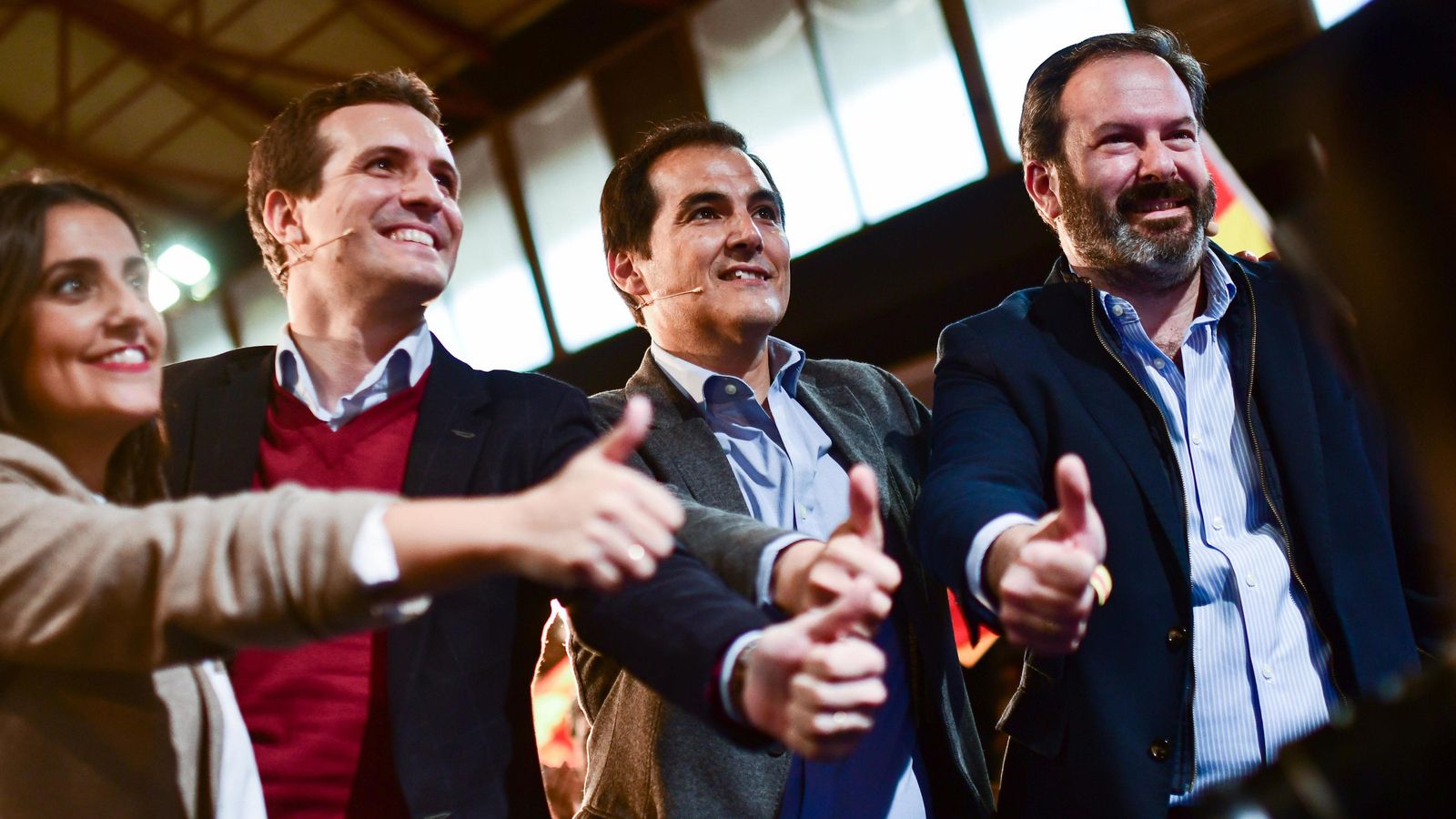 Pablo Casado,  y los candidatos del PP al Parlamento.