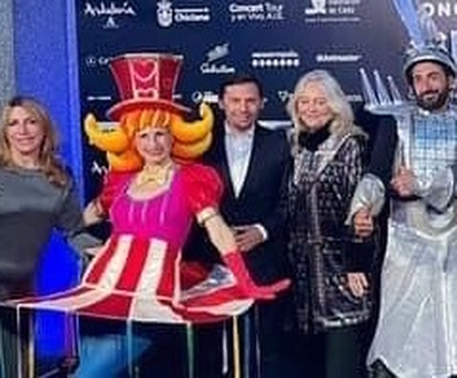 Mrs. Botox mete cuello