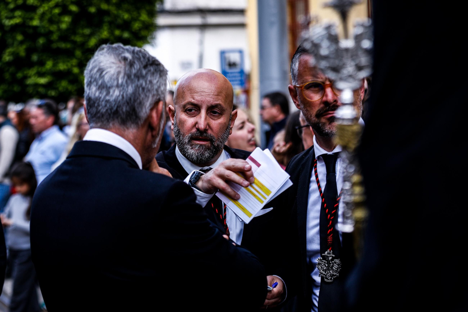 Imágenes de la salida de Desamparados en la Semana Santa de San Fernando 2025