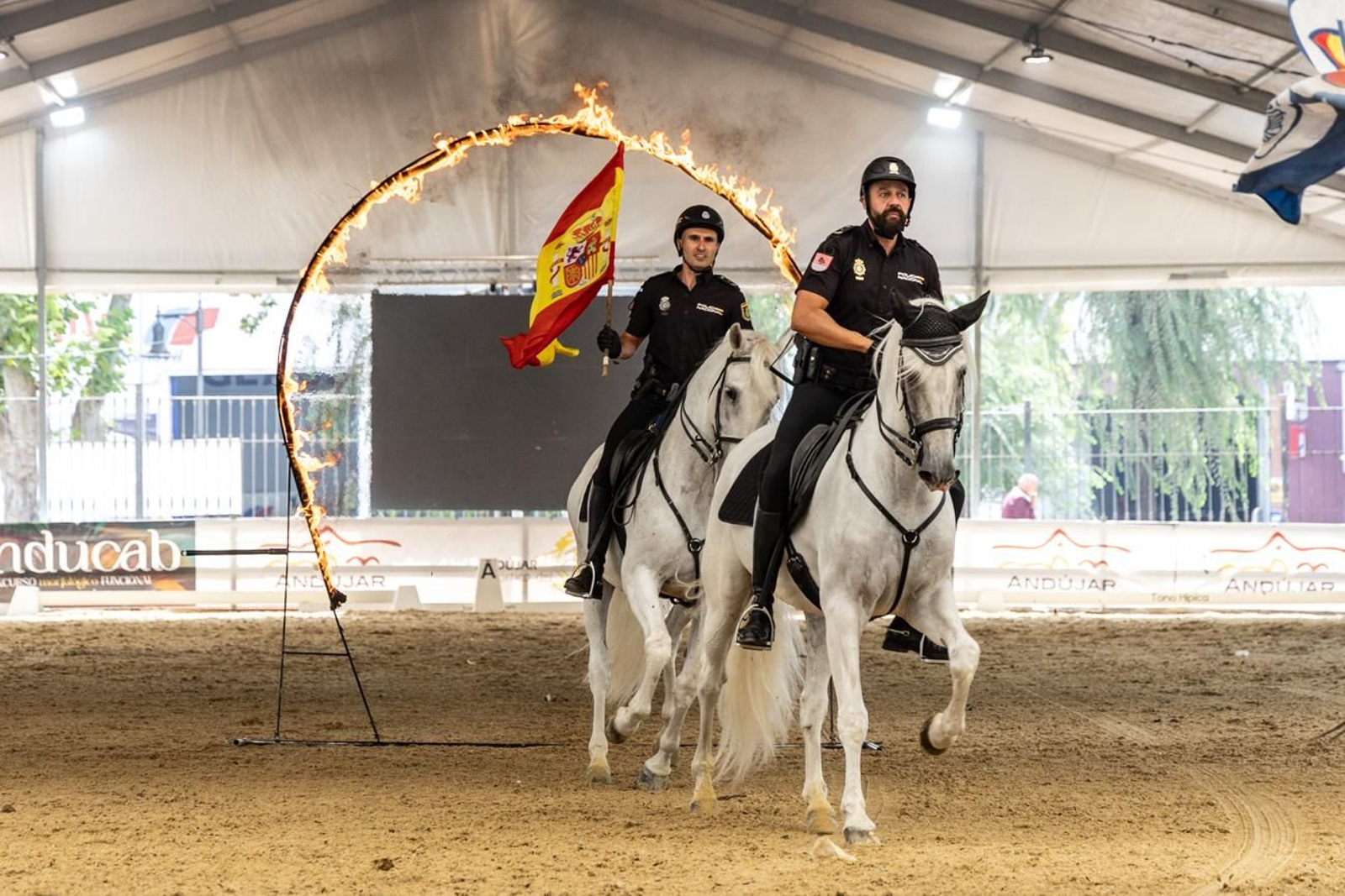 Anducab rinde homenaje a la unidad de caballería de la Policía Nacional