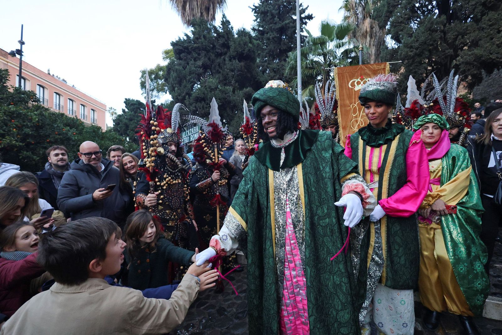 Baltasar Perry reparte magia y felicidad por las calles de Málaga