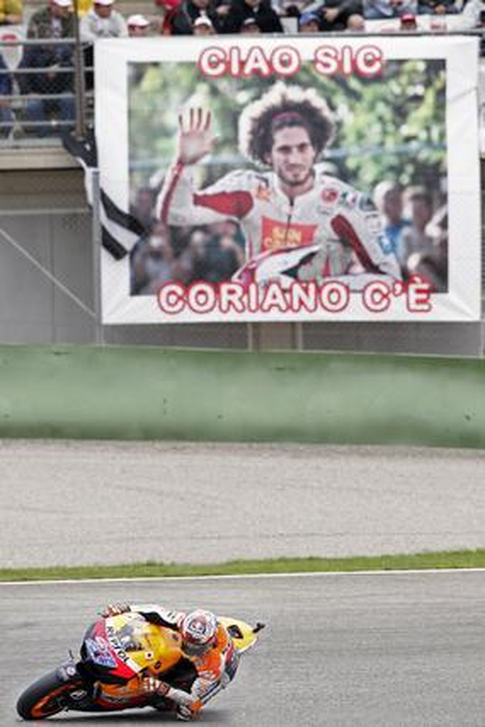 Hegemonía de Stoner hasta el final de MotoGP

Foto: EFE