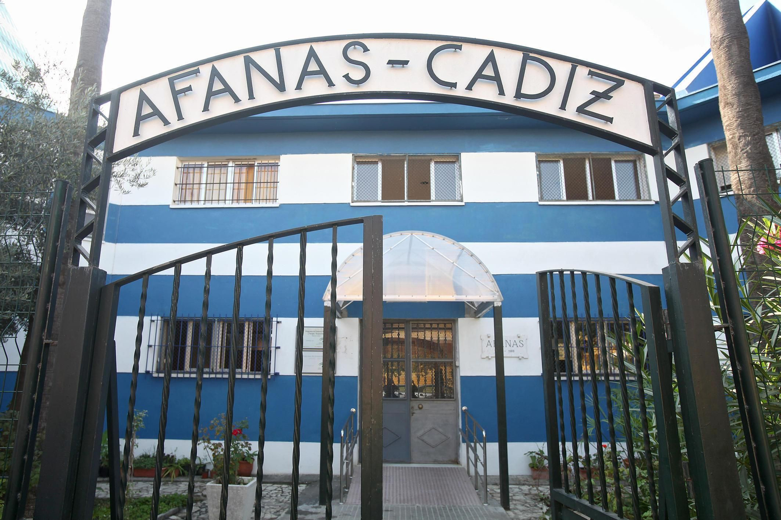 Puerta de entrada de Afanas Cádiz.