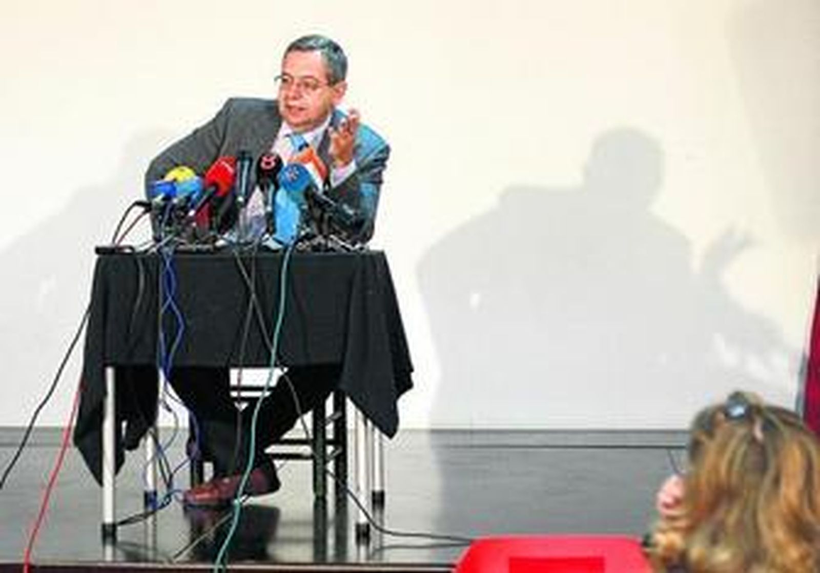 Miguel Osuna, durante su rueda de prensa celebrada en la tarde de ayer en la Casa de Córdoba en la capital gaditana.