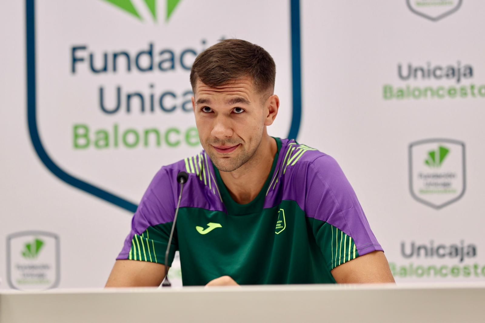 La presentación de Emir Sulejmanovic con el Unicaja, en fotos