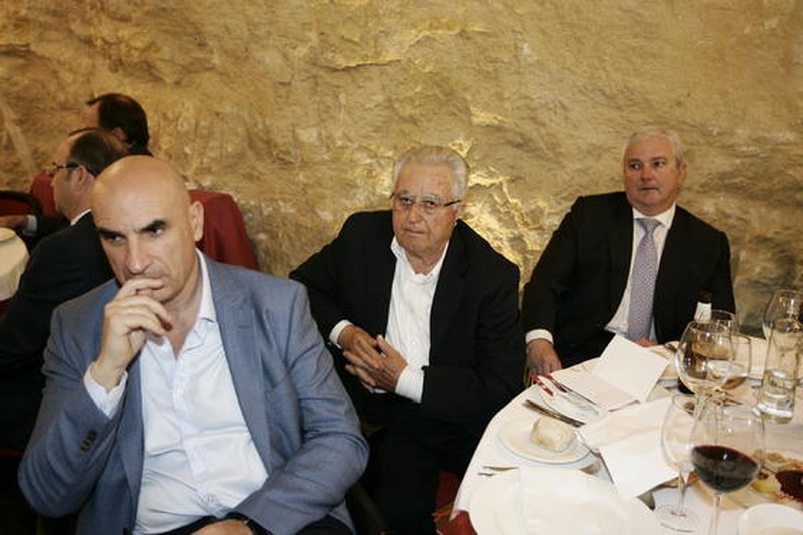 Matías Segura (Cinde y Segura), Rafael Úbeda (Olivar del Desierto) y Francisco Gómez (Banco Popular)

Foto: Javier Alonso