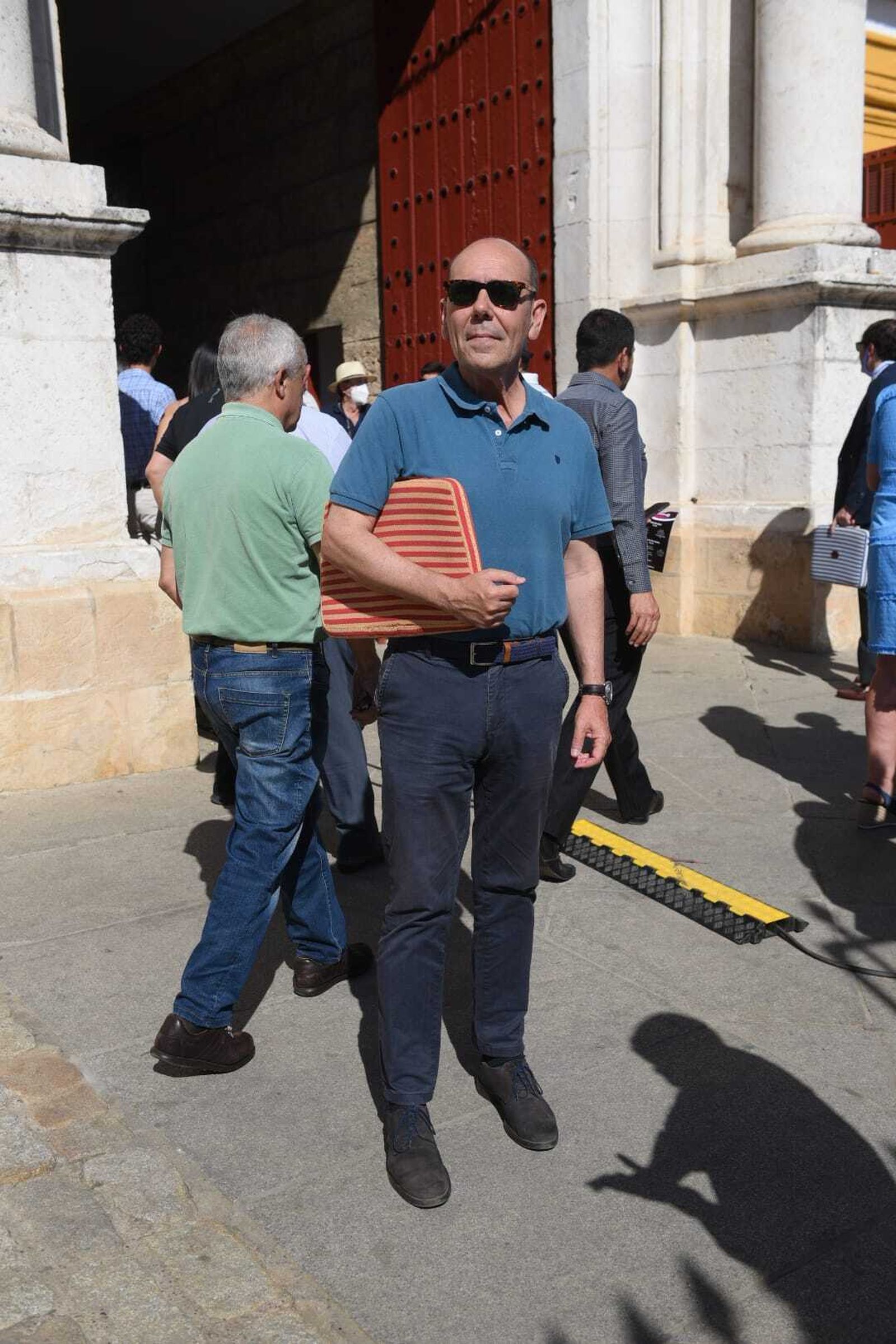 Ambiente en la Puerta del Príncipe en la corrida de El Juli, Daniel Luque y Pablo Aguado