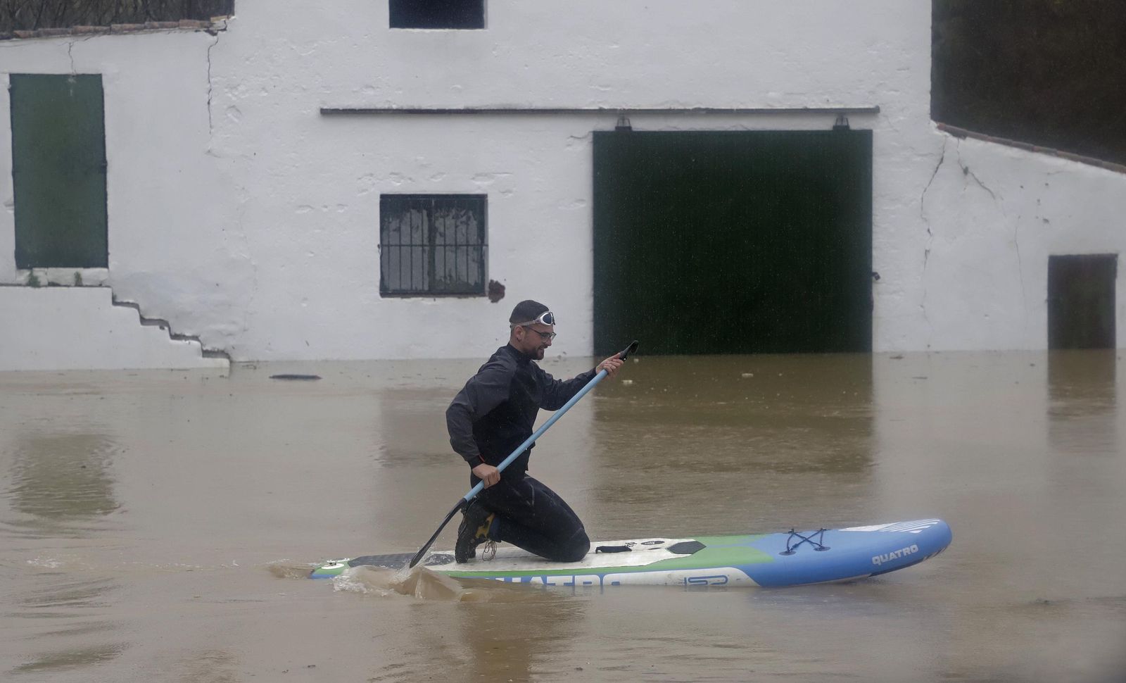 Fotos del temporal de lluvia y viento por la borrasca Kristin en Jimena de la Frontera, San Pablo de Buceite y San Martín del Tesorillo