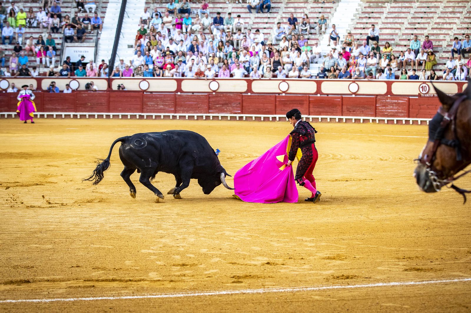 Diego Urdiales, Sebastián Castella y Daniel Luque, en la plaza de toros de El Puerto