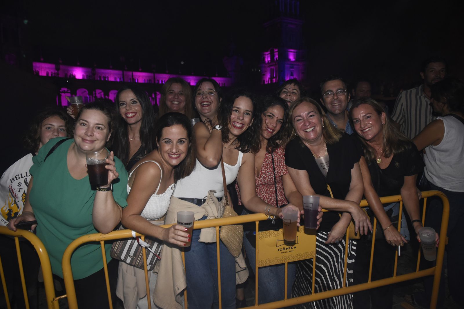 Búscate en el concierto de Seguridad Social y Hombres G de Icónica