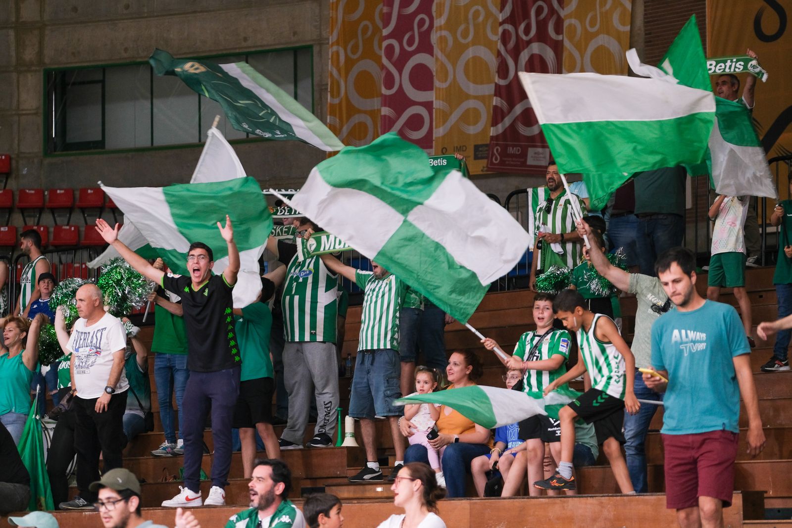 Baloncesto. Partido de play off Betis - Estudiantes