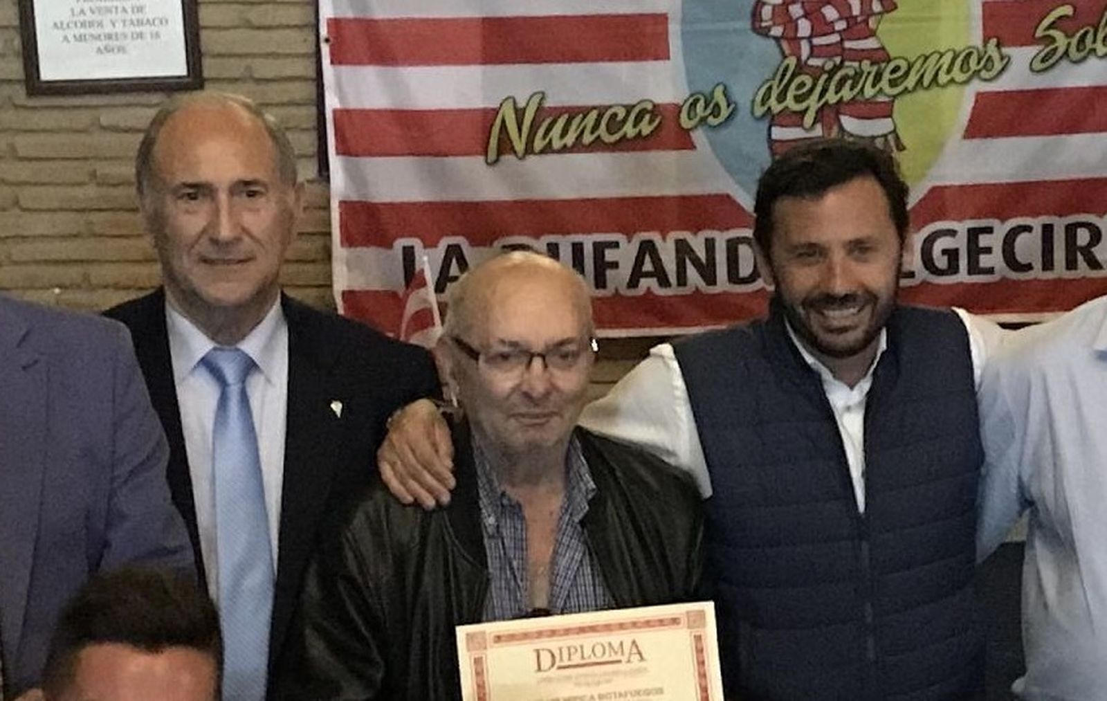 El empresario Pepe Galán, en el centro, en una entrega de premios de la Peña La Bufanda