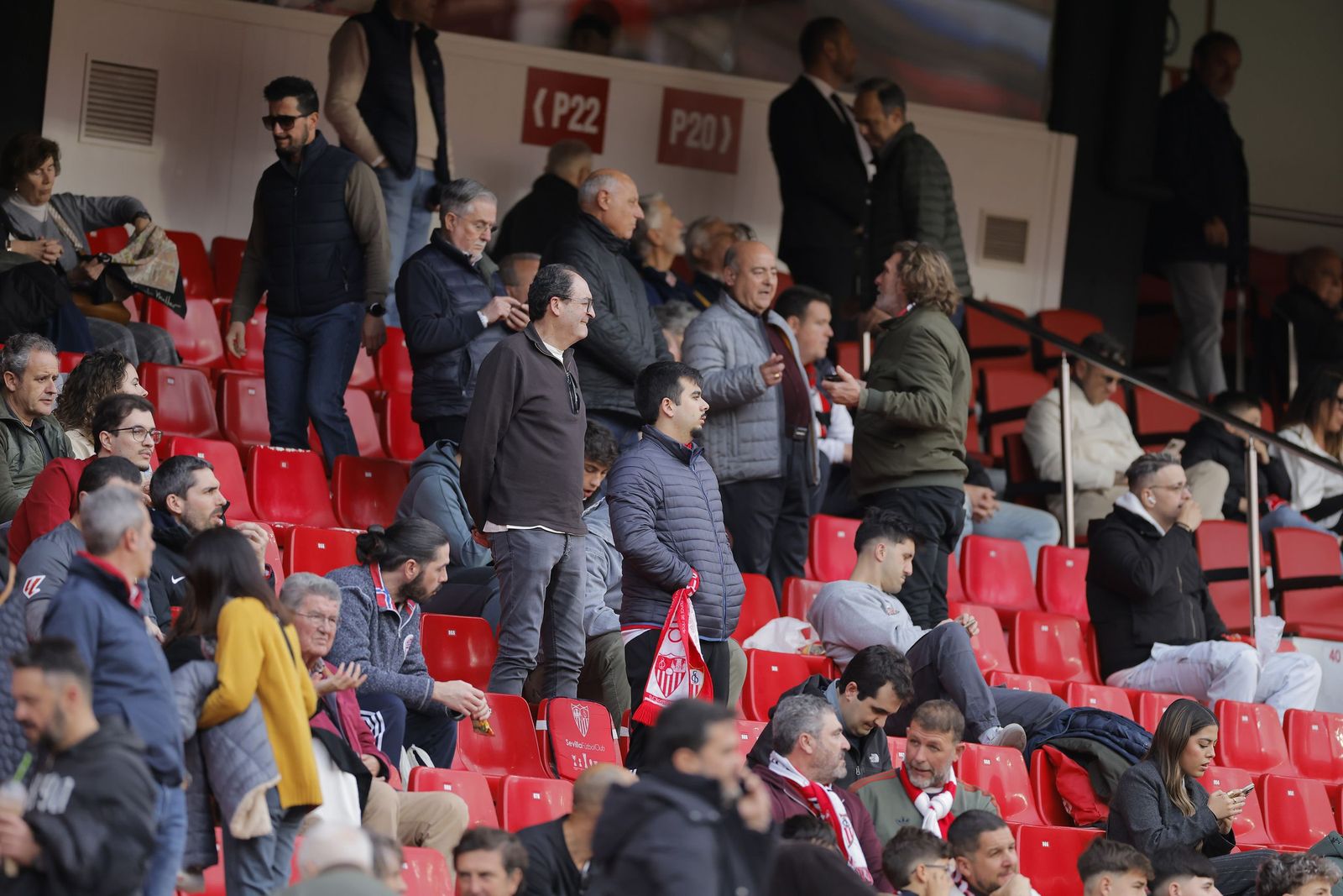 Búscate en las fotos del Sevilla fc - Rayo