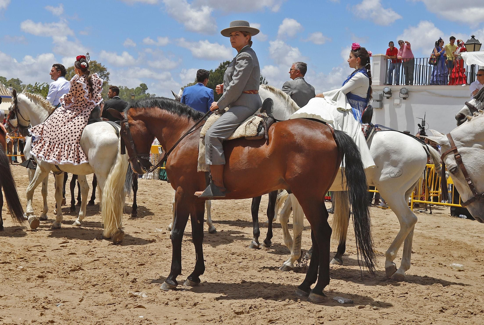 Presentación de la Hermandad de Huelva ante la Blanca Paloma