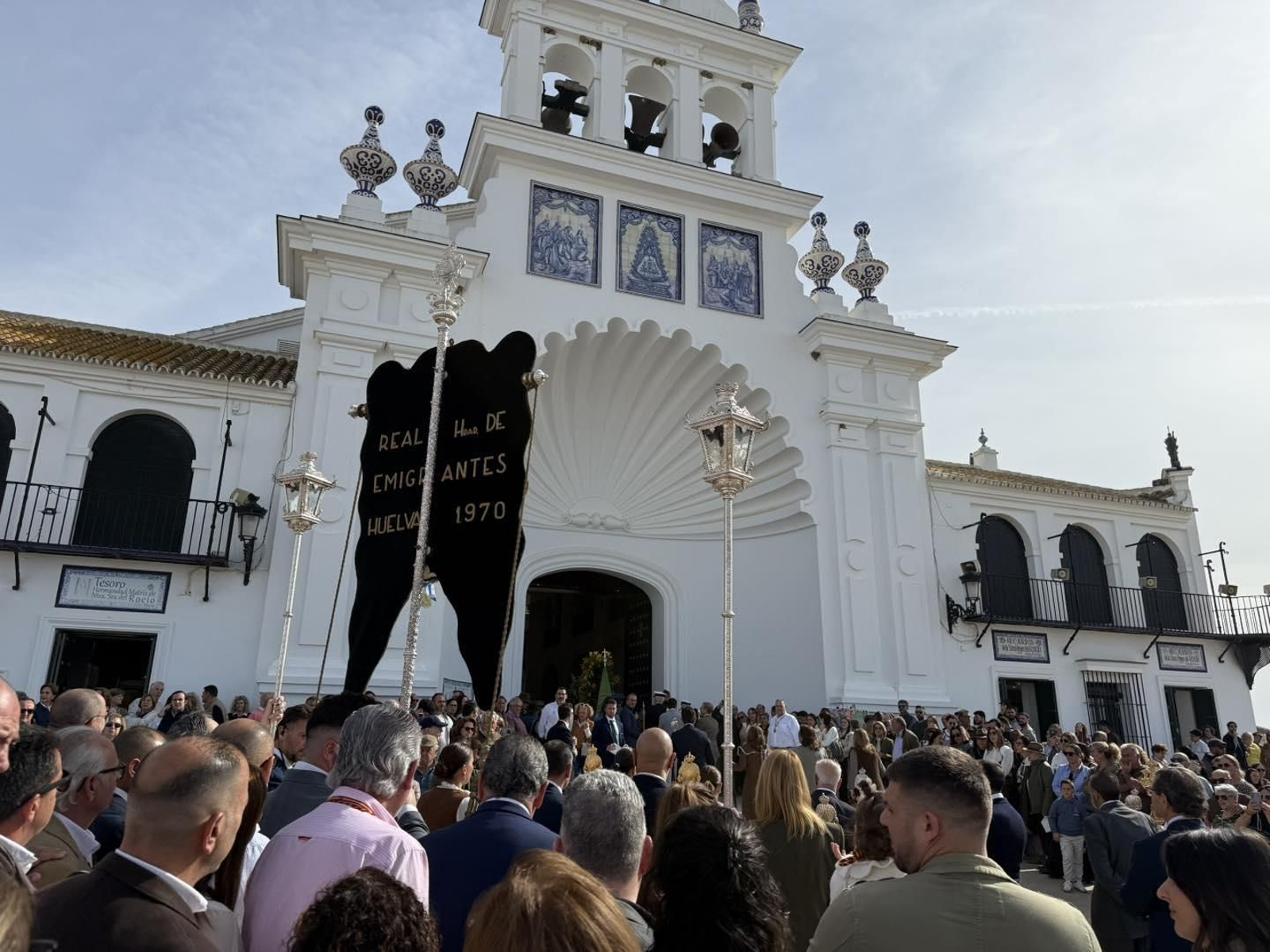 Las mejores imágenes de la peregrinación extraordinaria de Emigrantes a la aldea de El Rocío