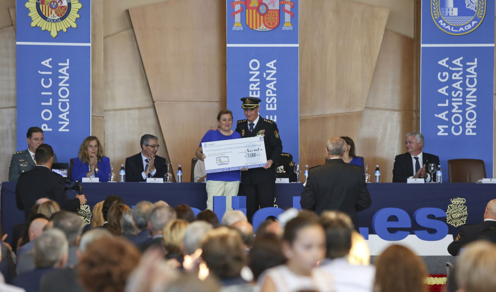 Las fotos del día del patrón de la Policía Nacional en Málaga