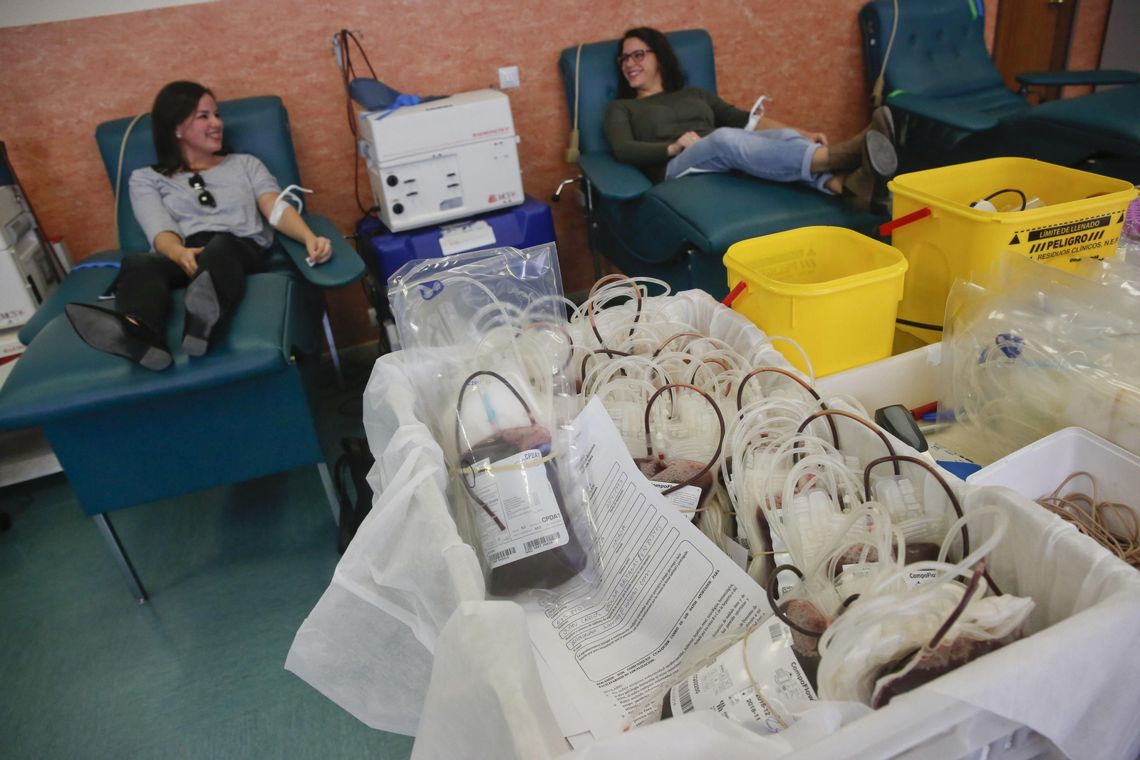 Donantes en el Centro de Transfusión Sanguínea de Málaga