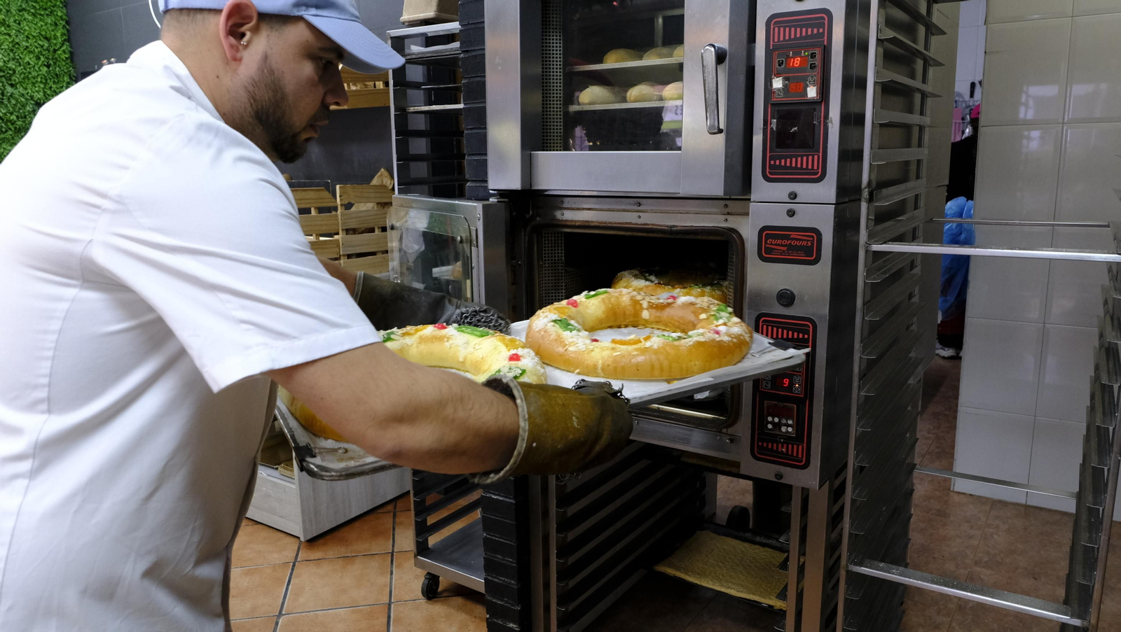 Fotogalería del roscón de reyes en Pastelería Yemadi, en Almería