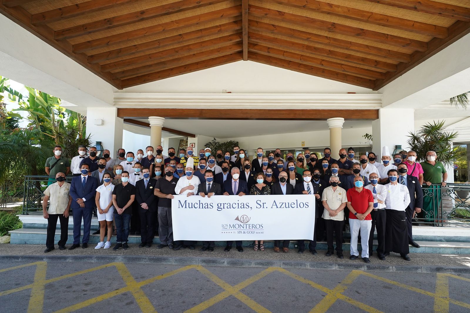 Acto de los trabajadores del hotel Los Monteros en memoria del empresario Judas Azuelos.
