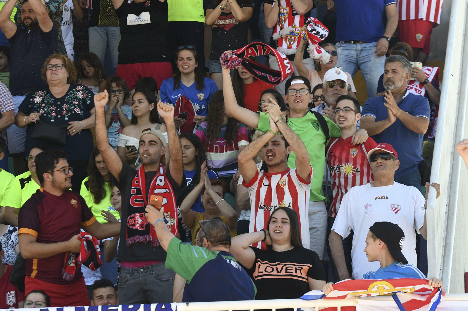 Fotogalería del ascenso de la UDA Féminas en Granada.
