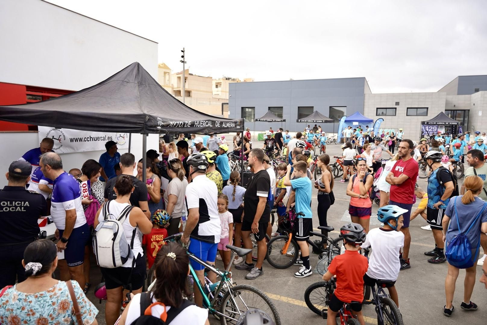 Así se ha vivido el multitudinario Día de la Bici en Huércal de Almería