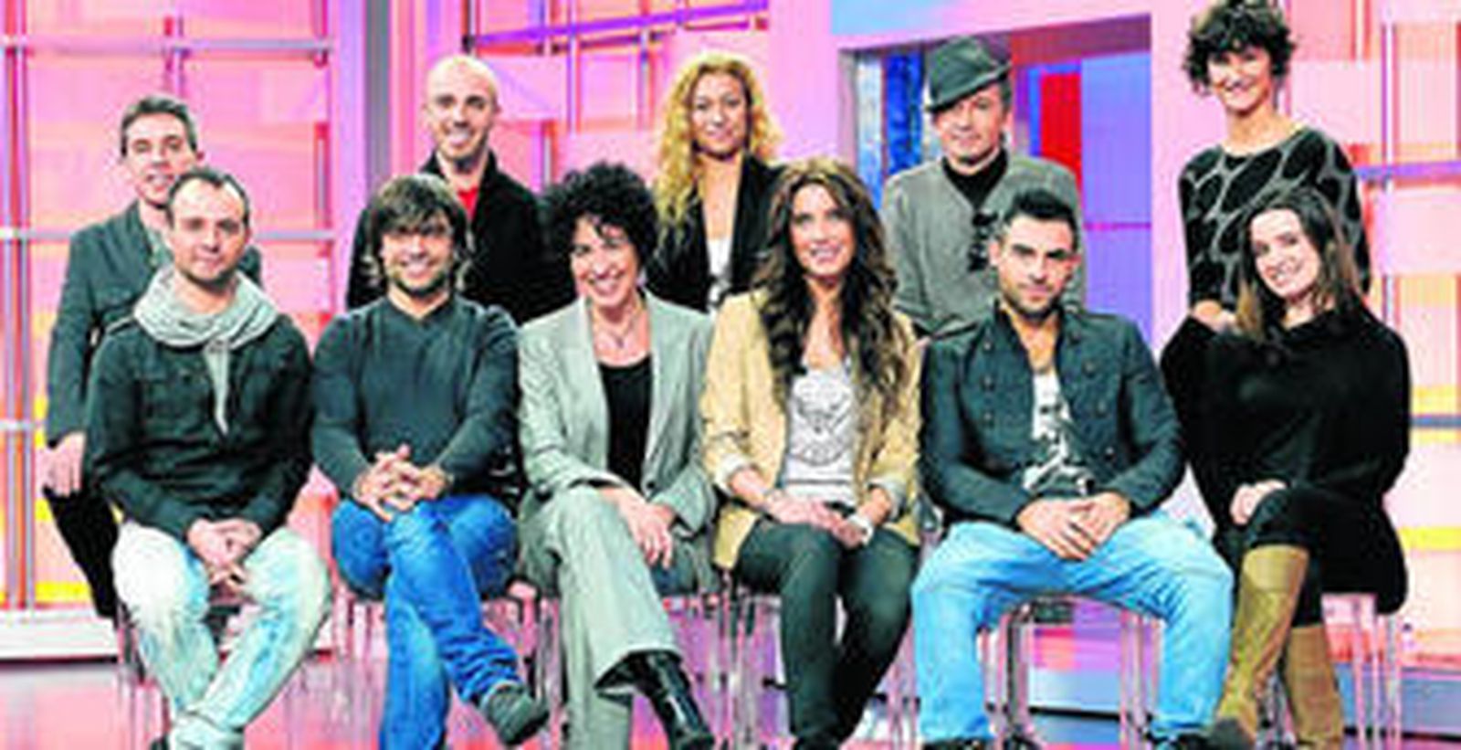 El jurado y los profesores del 'Operación Triunfo' de 2011, con Nina al frente de la academia y la presentación de Pilar Rubio.