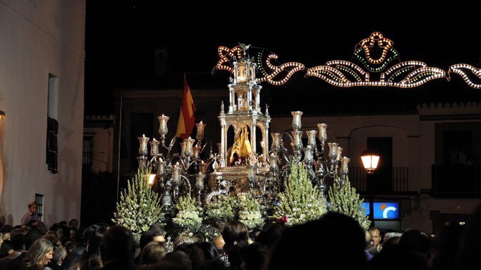 La Virgen de Aguas Santas en su paso custodia el 8 de septiembre