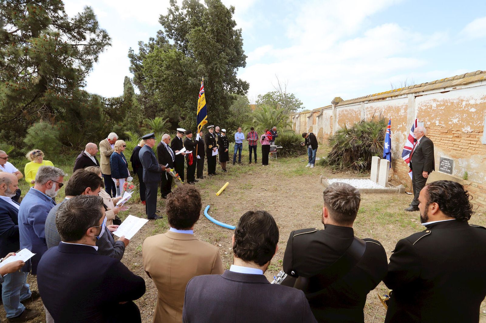 Acto de homenaje en el cementerio británico de Huelva.