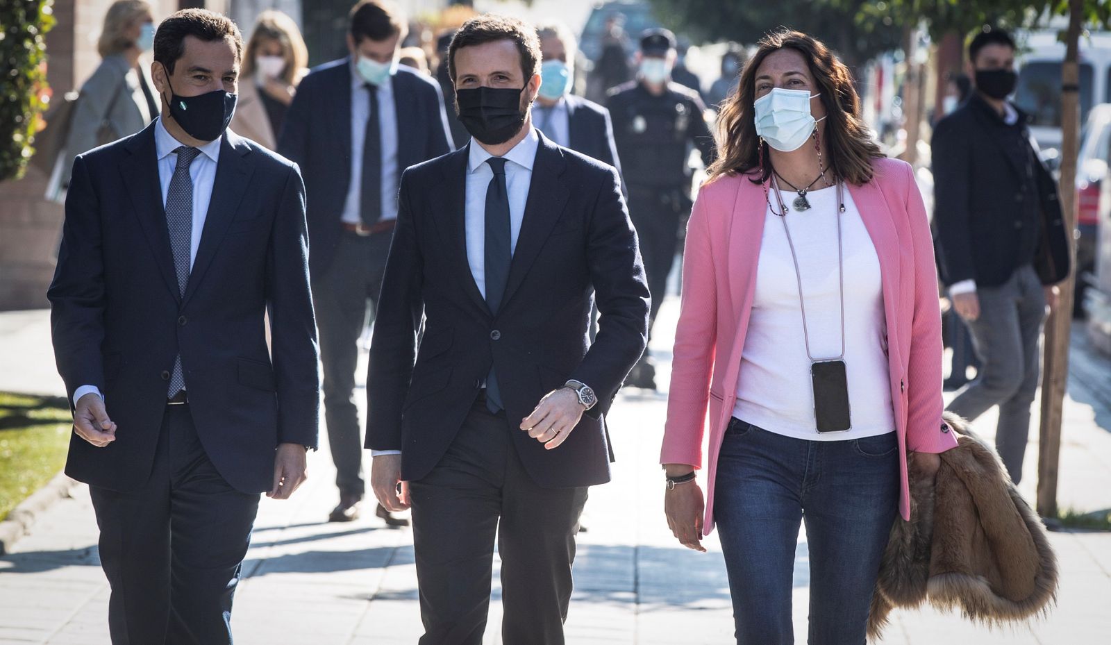 Juanma Moreno, Pablo Casado y Dolores López.